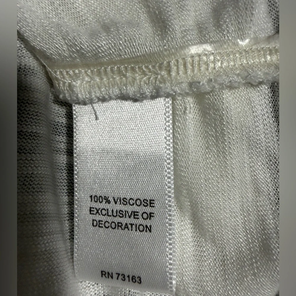 Cupio Cream Abstract Medallion V-Neck Slub Knit Top Size Large - Picture 10 of 11